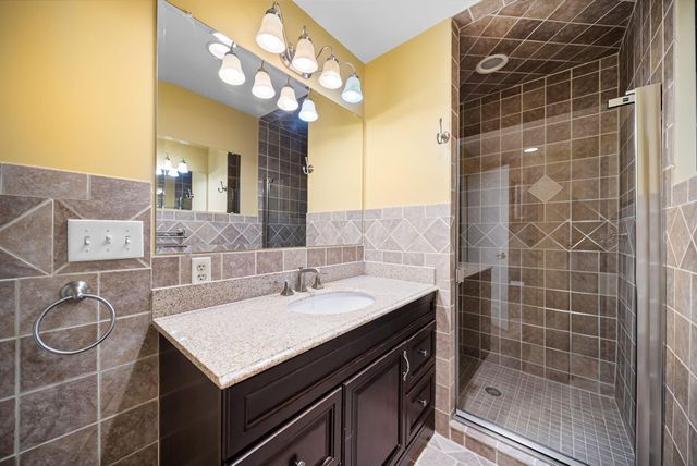4340 Manor Court E, Dublin, OH 43017