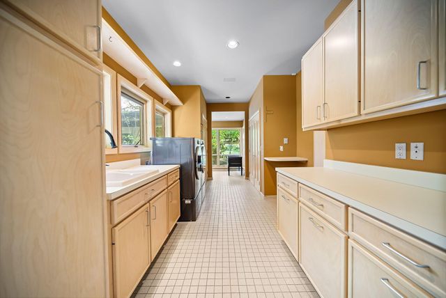 4340 Manor Court E, Dublin, OH 43017