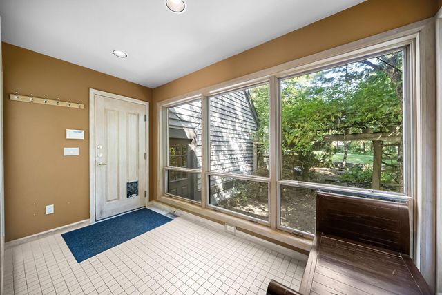 4340 Manor Court E, Dublin, OH 43017