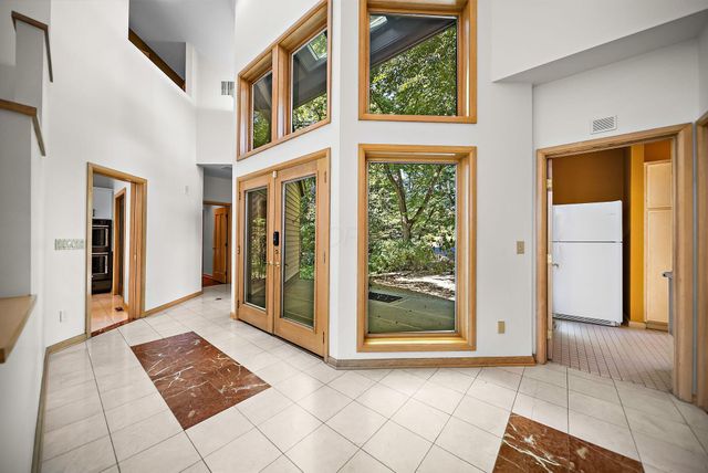 4340 Manor Court E, Dublin, OH 43017