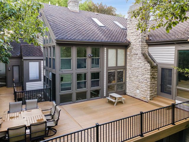 4340 Manor Court E, Dublin, OH 43017