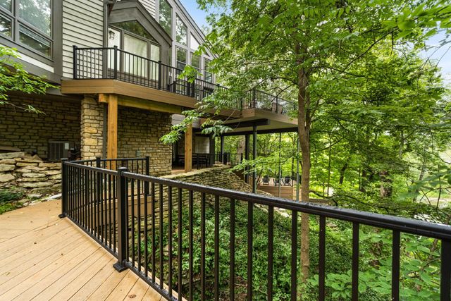 4340 Manor Court E, Dublin, OH 43017