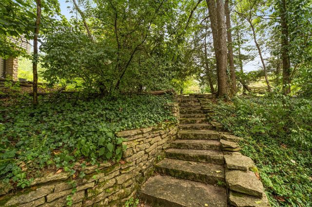 4340 Manor Court E, Dublin, OH 43017