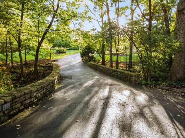 4340 Manor Court E, Dublin, OH 43017