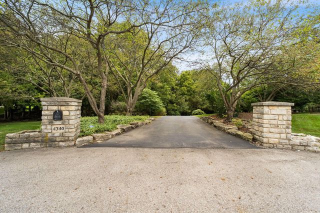 4340 Manor Court E, Dublin, OH 43017