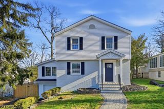 30 W Lawn Rd, Livingston Twp., NJ 07039