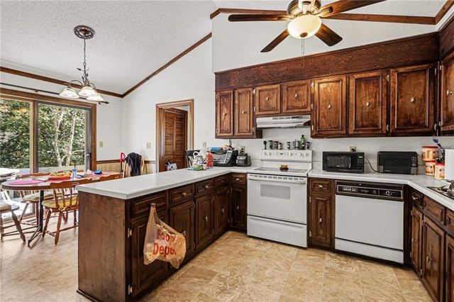 4 Pine Knoll Street, Newnan, GA 30263