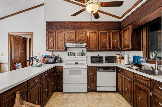 4 Pine Knoll Street, Newnan, GA 30263