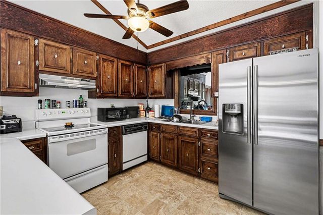 4 Pine Knoll Street, Newnan, GA 30263