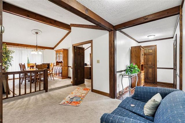 4 Pine Knoll Street, Newnan, GA 30263