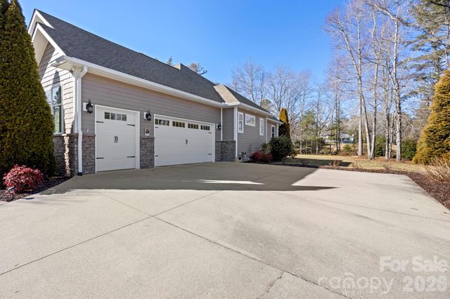 83 King Creek Preserve Lane, Flat Rock, NC 28731