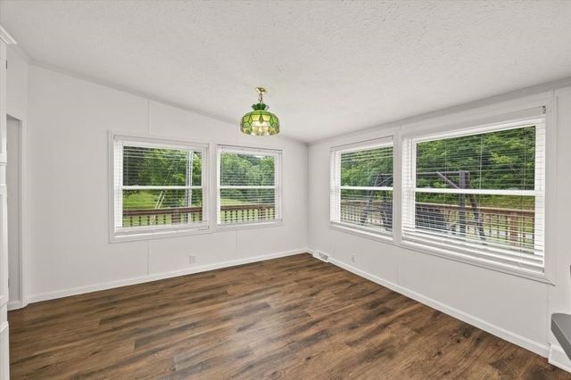 938 Riley Creek Rd, Whitleyville, TN 38588