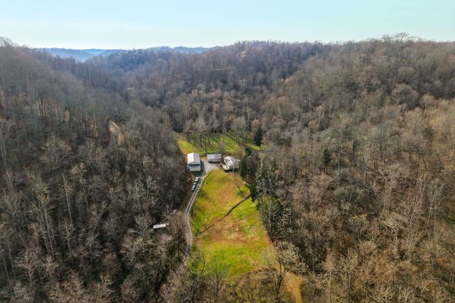938 Riley Creek Rd, Whitleyville, TN 38588