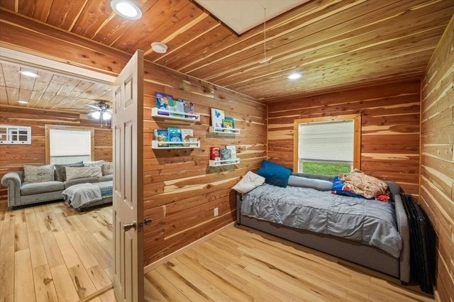 938 Riley Creek Rd, Whitleyville, TN 38588