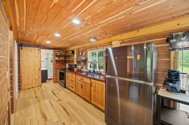 938 Riley Creek Rd, Whitleyville, TN 38588