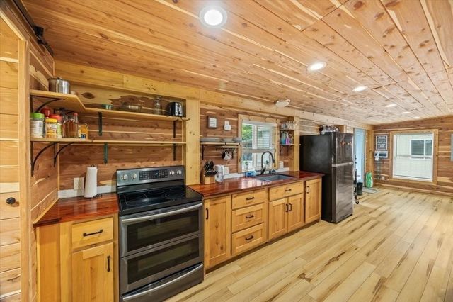 938 Riley Creek Rd, Whitleyville, TN 38588