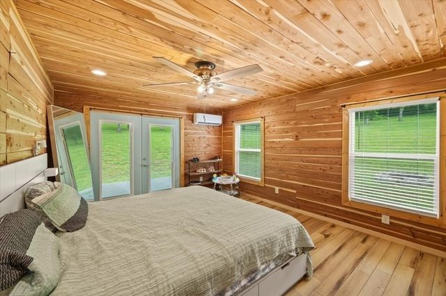 938 Riley Creek Rd, Whitleyville, TN 38588