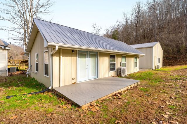 938 Riley Creek Rd, Whitleyville, TN 38588