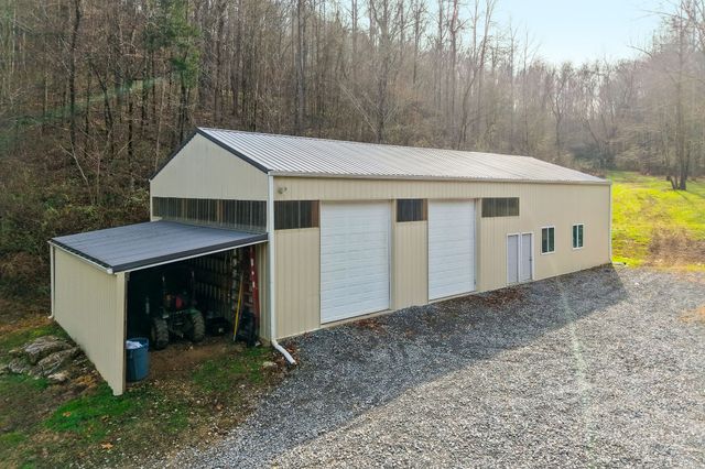 938 Riley Creek Rd, Whitleyville, TN 38588