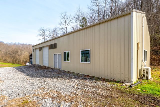 938 Riley Creek Rd, Whitleyville, TN 38588