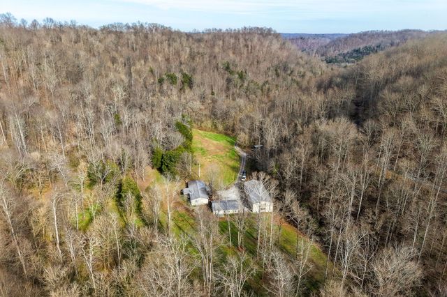938 Riley Creek Rd, Whitleyville, TN 38588