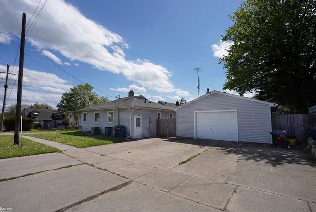 3102 Yale Street, Flint, MI 48503
