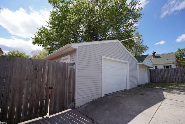 3102 Yale Street, Flint, MI 48503