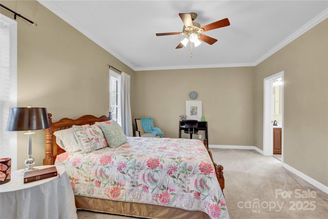 2441 27th Avenue Circle NE, Hickory, NC 28601