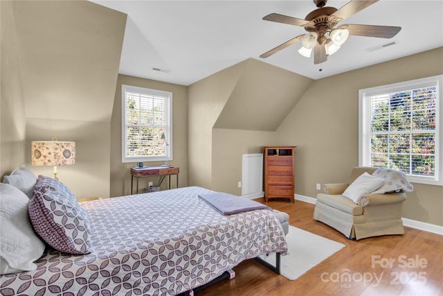 2441 27th Avenue Circle NE, Hickory, NC 28601