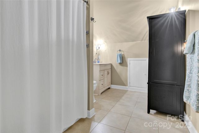 2441 27th Avenue Circle NE, Hickory, NC 28601