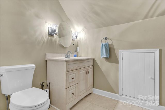 2441 27th Avenue Circle NE, Hickory, NC 28601