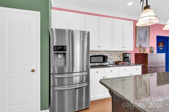 2441 27th Avenue Circle NE, Hickory, NC 28601