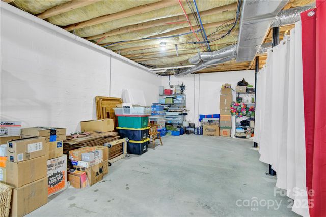 2441 27th Avenue Circle NE, Hickory, NC 28601