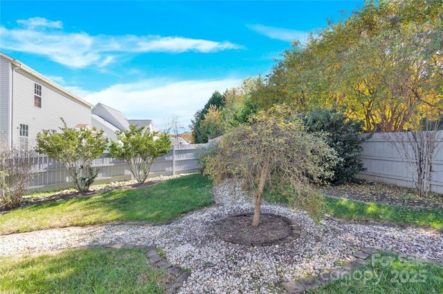 2441 27th Avenue Circle NE, Hickory, NC 28601