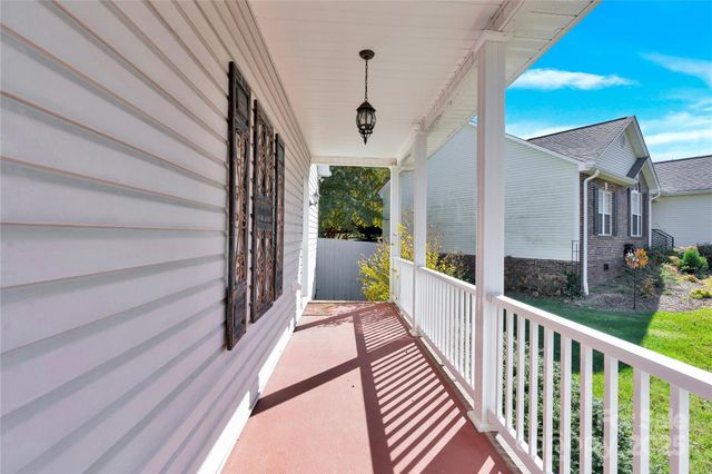 2441 27th Avenue Circle NE, Hickory, NC 28601