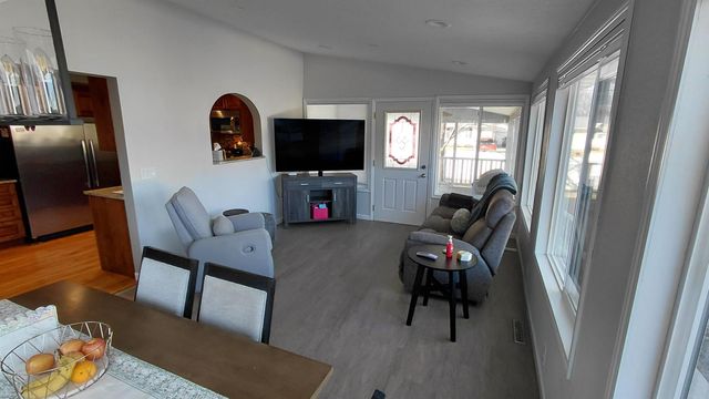 3011 Bethal Street, Waterloo, IA 50702