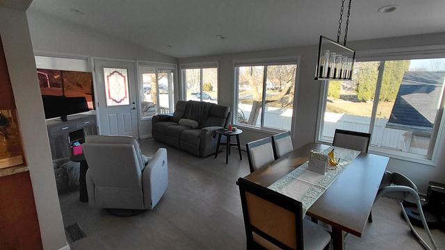 3011 Bethal Street, Waterloo, IA 50702