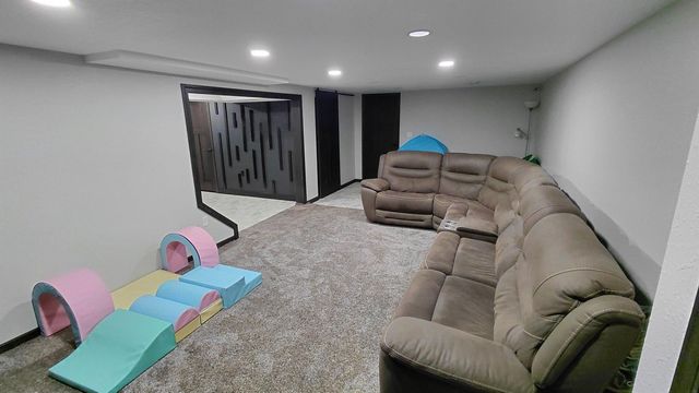 3011 Bethal Street, Waterloo, IA 50702