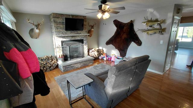 3011 Bethal Street, Waterloo, IA 50702