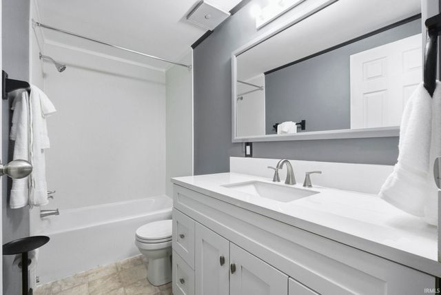 10128 Sagebrush Drive, Fort Wayne, IN 46825