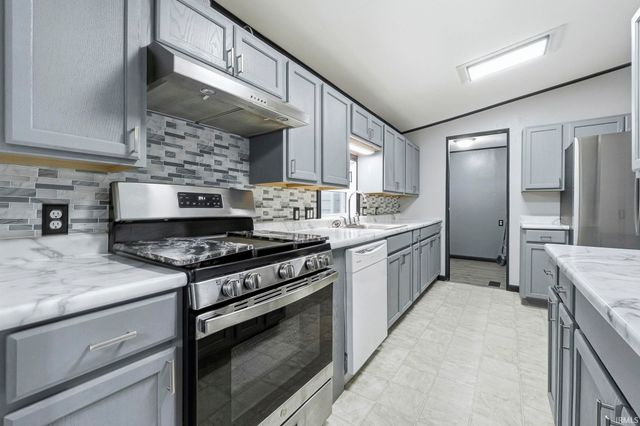 10128 Sagebrush Drive, Fort Wayne, IN 46825