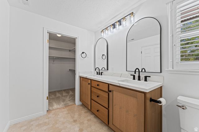 8441 S RUA BRANCO DR, Sandy, UT 84093