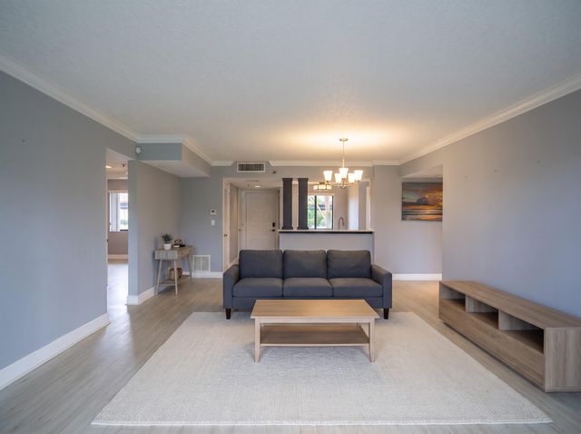7370 S ORIOLE Boulevard 102, Delray Beach, FL 33446