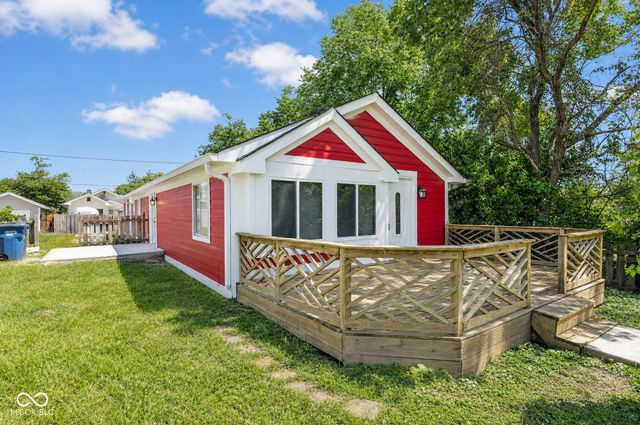 55 N 15th Avenue, Beech Grove, IN 46107