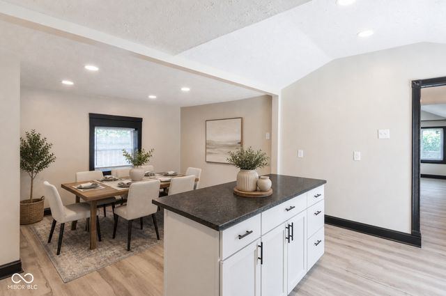 55 N 15th Avenue, Beech Grove, IN 46107