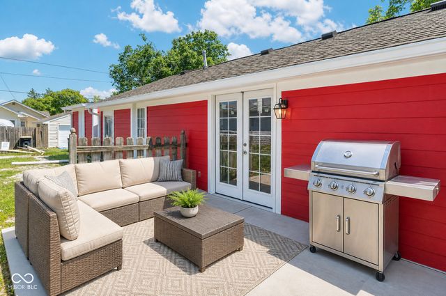 55 N 15th Avenue, Beech Grove, IN 46107