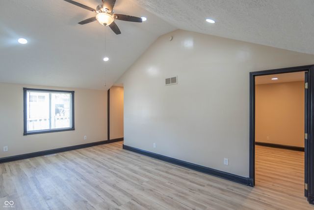 55 N 15th Avenue, Beech Grove, IN 46107