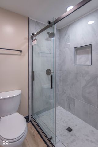 55 N 15th Avenue, Beech Grove, IN 46107