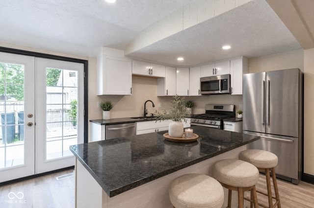 55 N 15th Avenue, Beech Grove, IN 46107