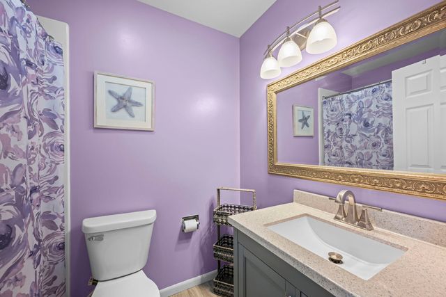 831 E Coach Road 4, Palatine, IL 60074
